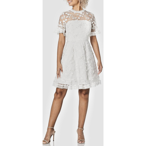 Shoshanna White Fit and Flare Sora Dress Size 2 NEW MSRP $550.00 Shoshanna White Fit and Flare Sora Dress Size 2 NEW MSRP $550.00